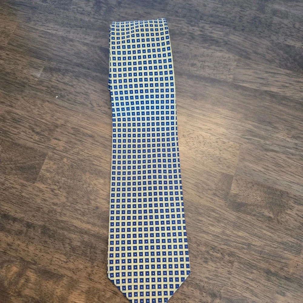 Brooks Brothers Makers Mens Silk Tie Navy Blue Gold Geometric Grid Made in‎ USA